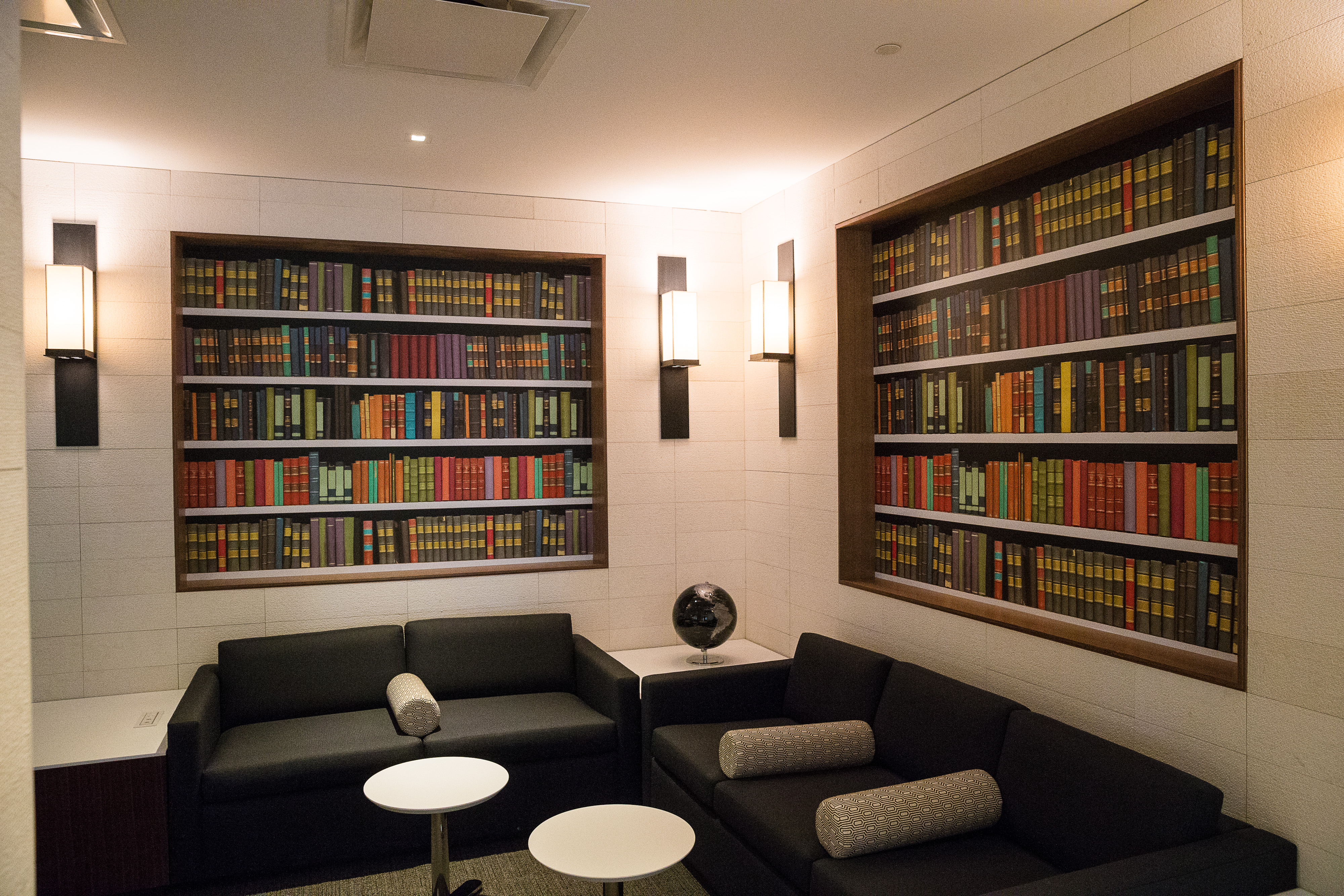 Star Alliance LAX lounge – the library